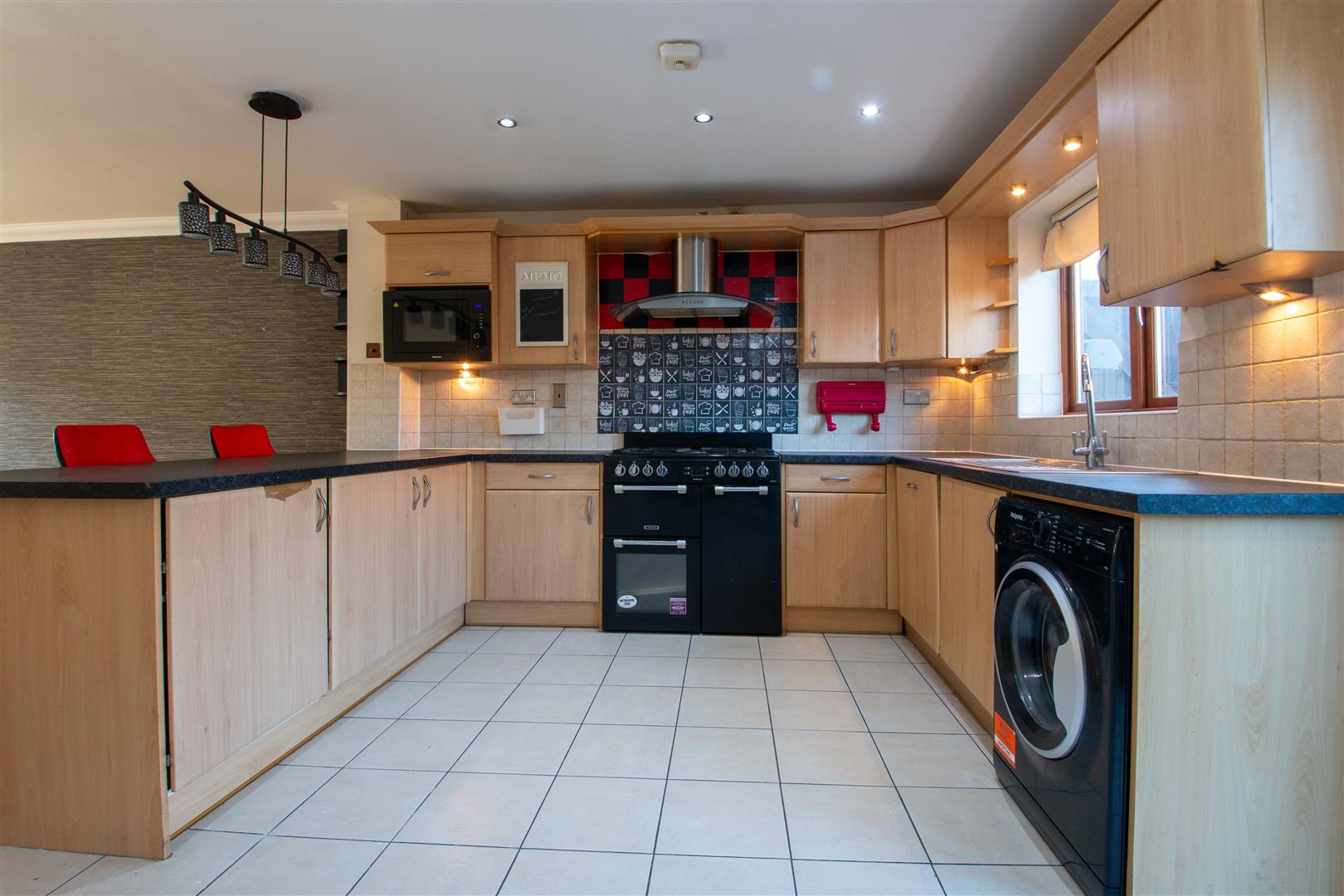 5 bed property in Kelling Way, Milton Keynes